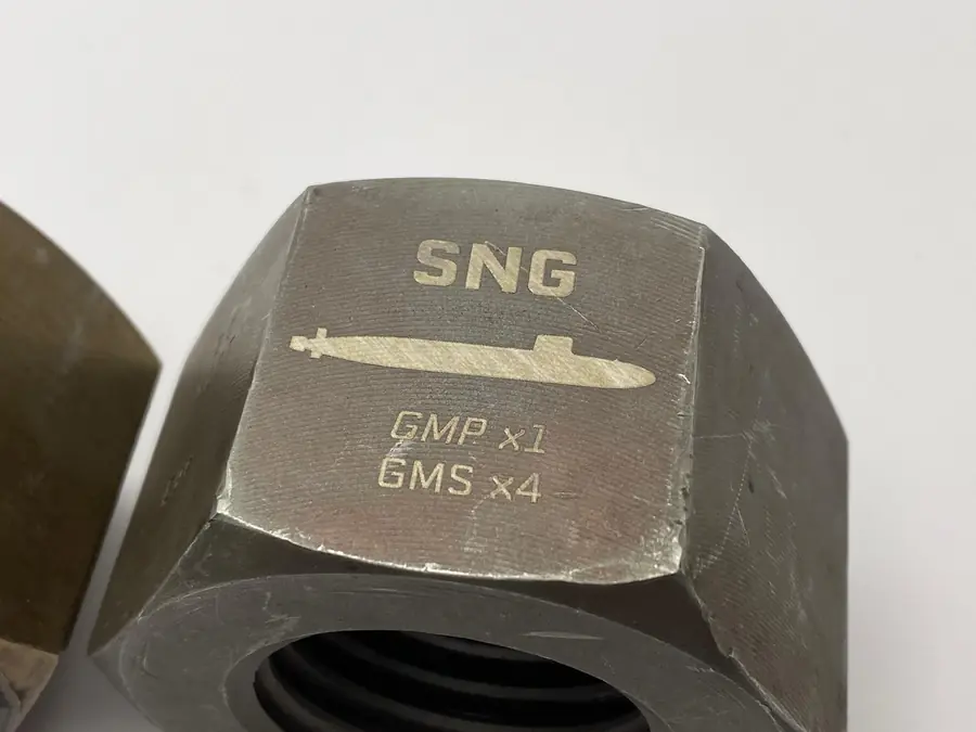 Marquage laser de références sur un écrou métallique M42